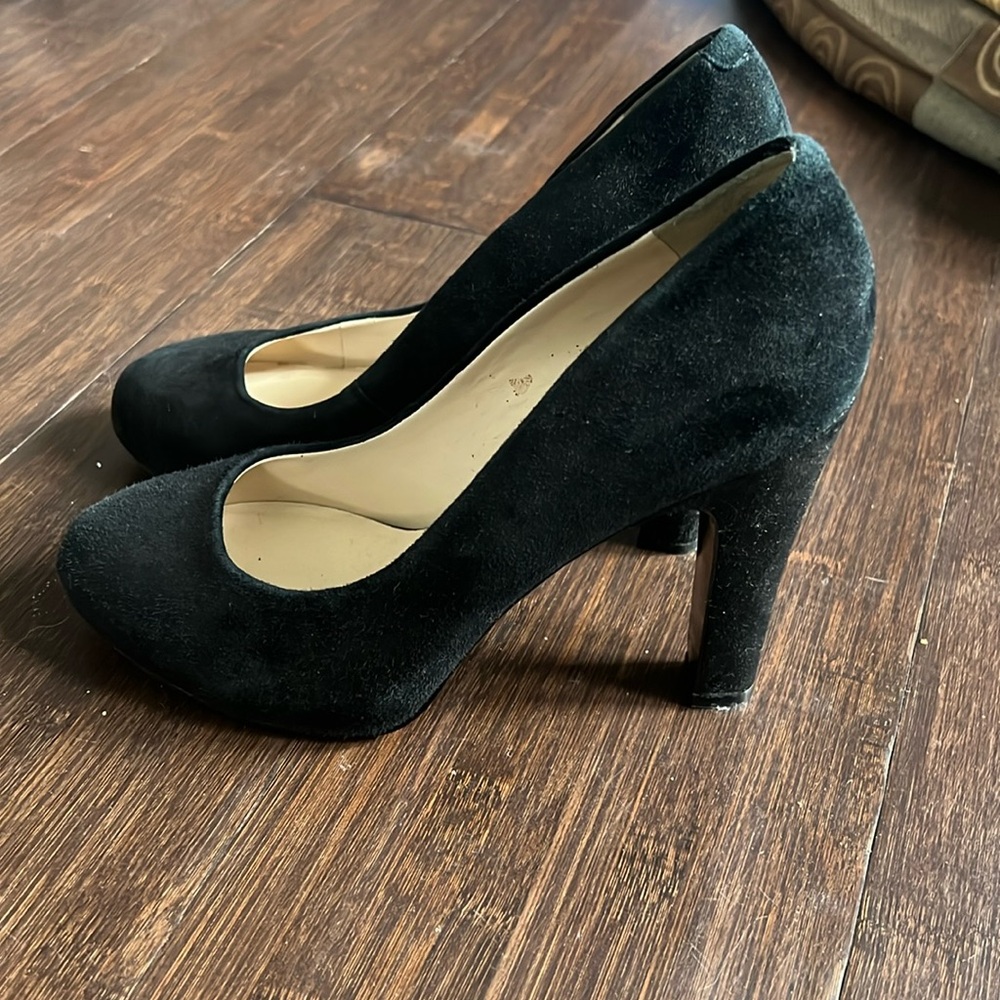 Suede pumps